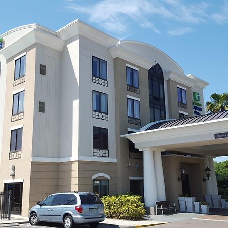 Holiday Inn Express Hotel & Suites Tampa-Usf-Busch Gardens By Ihg Exterior photo