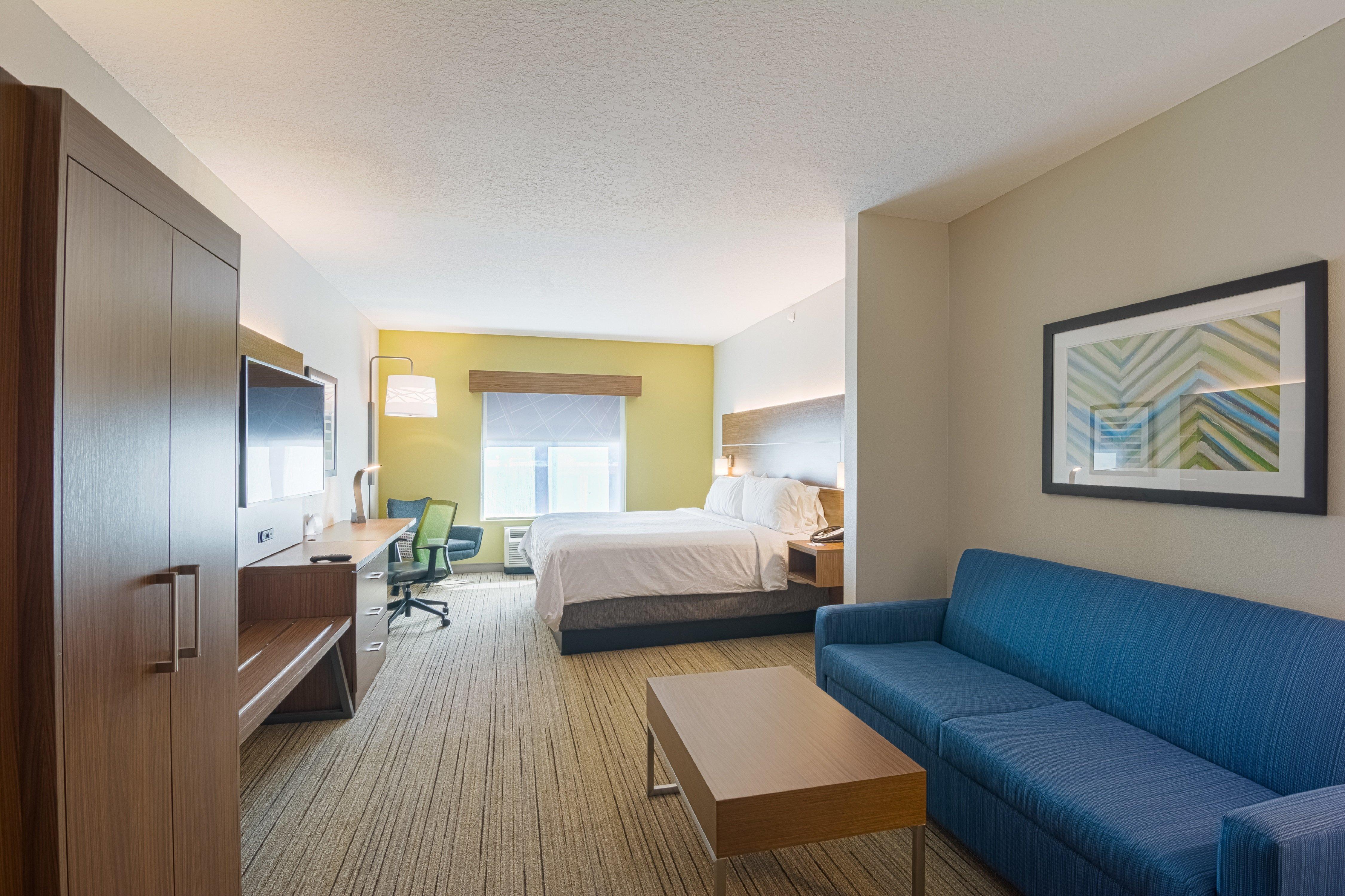 Holiday Inn Express Hotel & Suites Tampa-Usf-Busch Gardens By Ihg Exterior photo