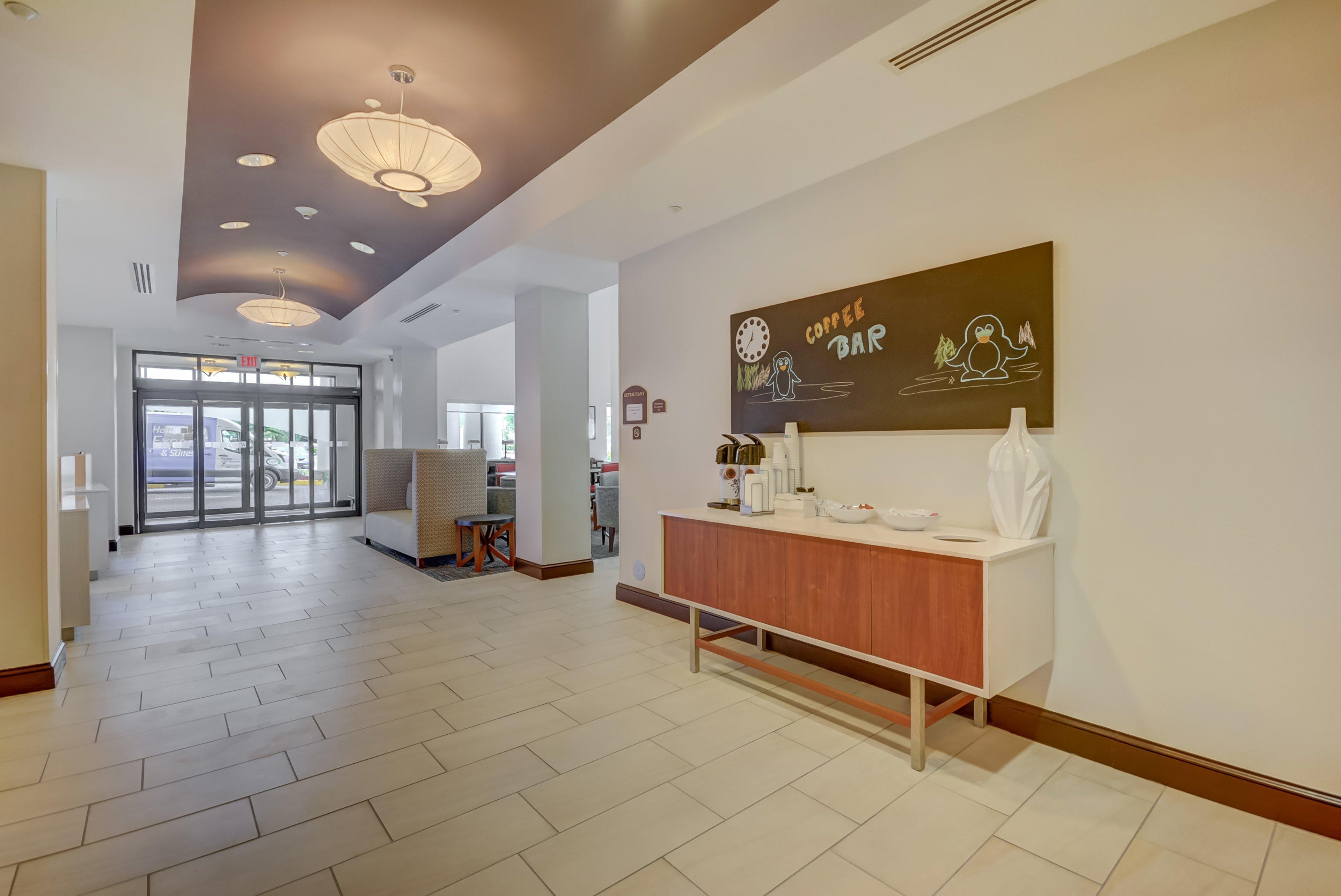 Holiday Inn Express Hotel & Suites Tampa-Usf-Busch Gardens By Ihg Exterior photo