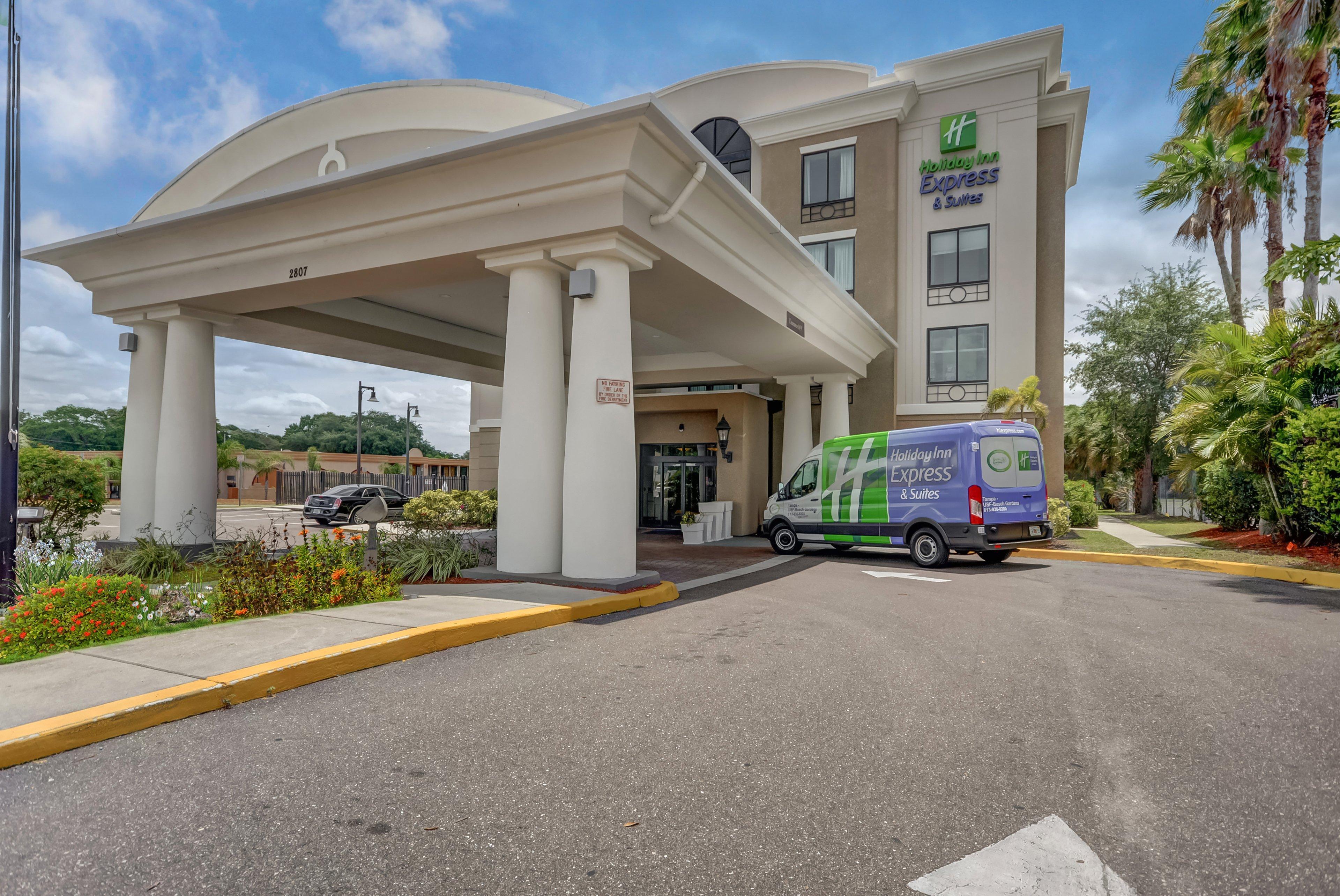 Holiday Inn Express Hotel & Suites Tampa-Usf-Busch Gardens By Ihg Exterior photo
